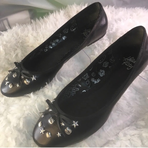 Hello Kitty black leather ballet flats with charms. Size 7 - Picture 3 of 12